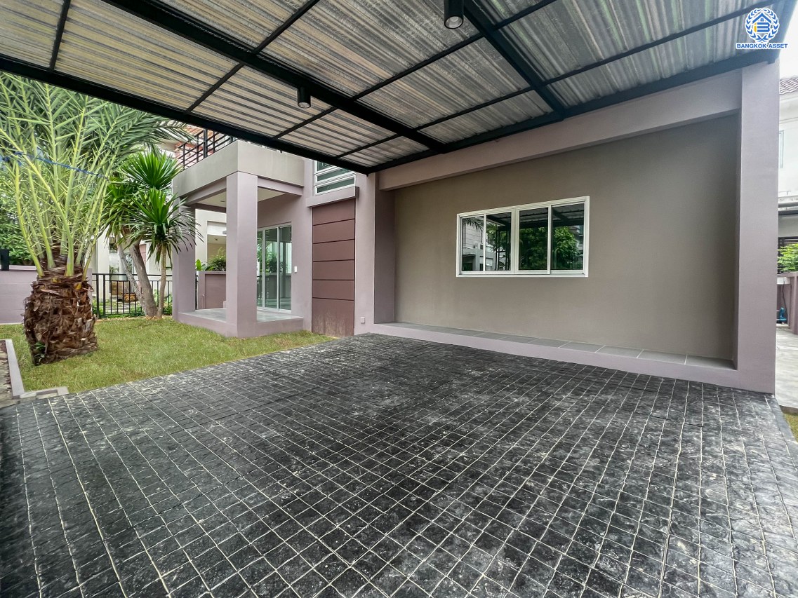 บ้านมือสองตกแต่งใหม่ โครงการ ไลฟ์บางกอกบูเลอวาร์ด ราชพฤกษ์-จรัญ เนื้อที่ 50.8 ตร.ว. ดีไซน์ตอบทุกไลฟ์สไตล์ ฟังก์ชัน 3 ห้องนอน 3 ห้องน้ำ 1 ห้องอเนกประสงค์ จอดรถได้ 2 คัน บนทำเลเชื่อมต่อทุกเส้นทาง ใกล้รถไฟฟ้าสายสีน้ำเงิน "สถานีบางหว้า" และจุดขึ้นทางด่วน "กาญจนาภิเษก"